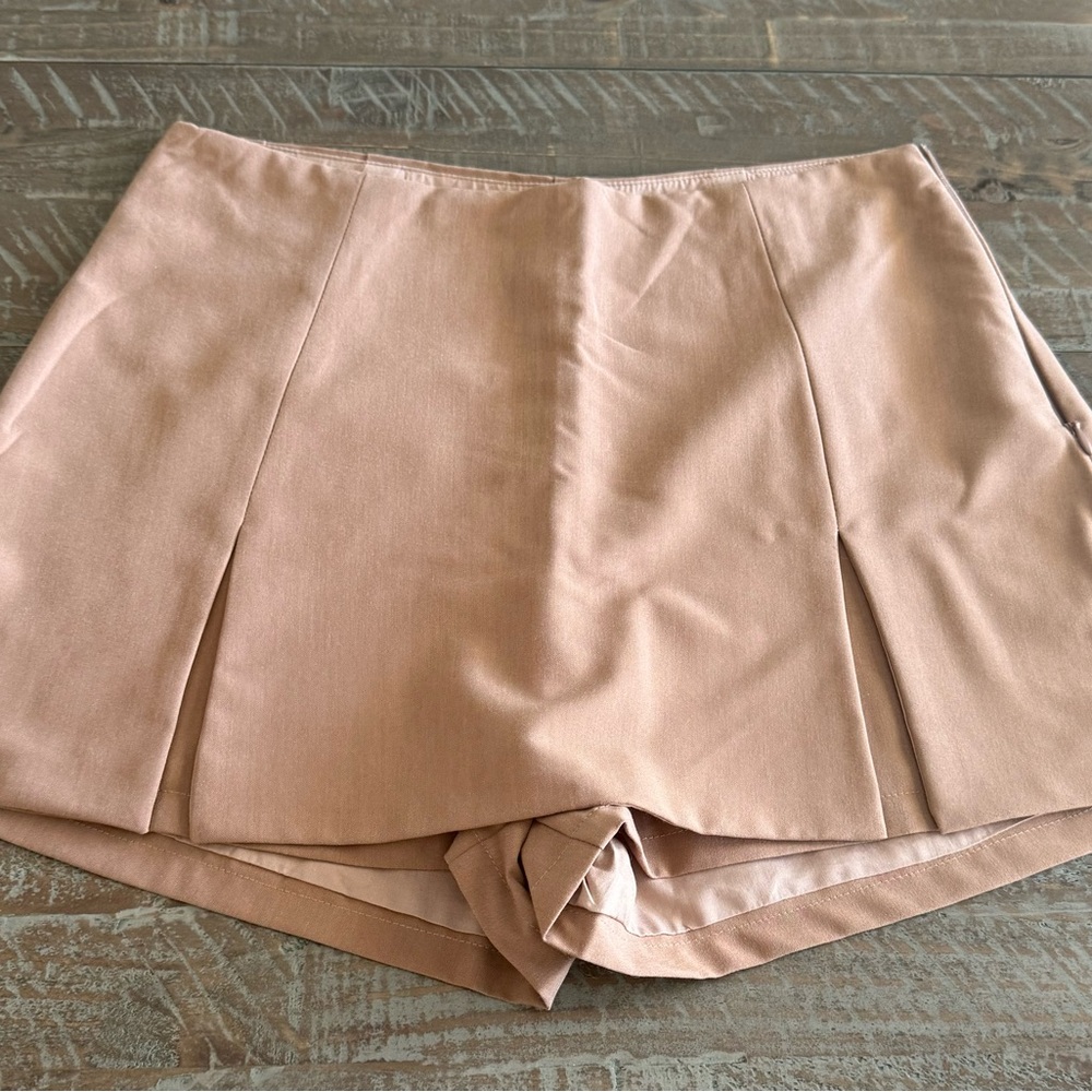 LUMIERE NWT Women’sTan Skirt Skirt Sz Medium Pleated Lined